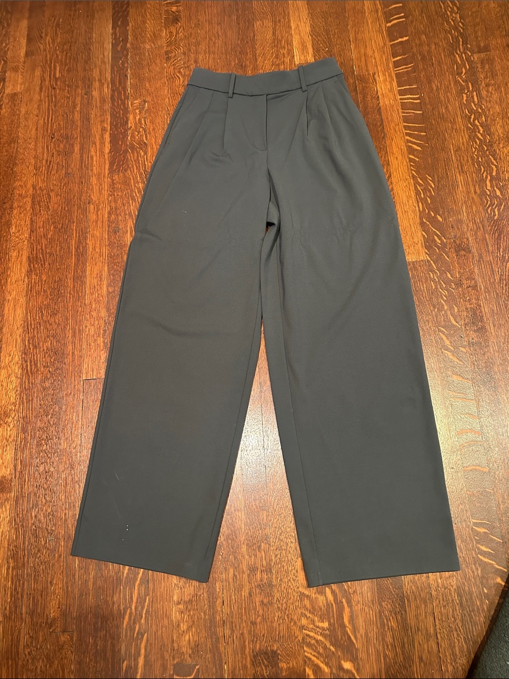 lululemon athletica Wide-Leg Pleated Dress Pants in Charcoal Gray
